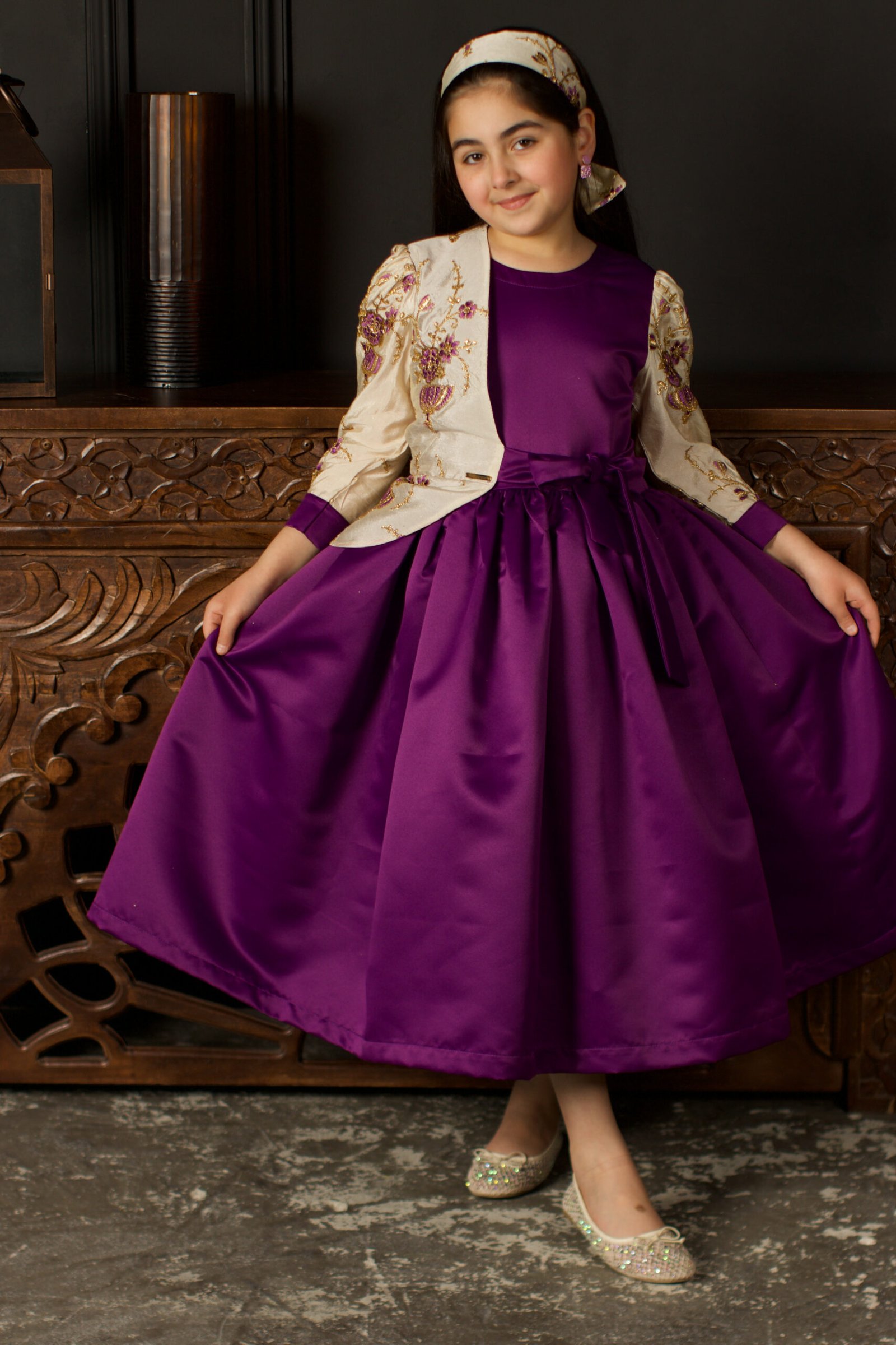 IMG_3174 فستان أطفال موف ملكي بتفاصيل مطرزة - الصورة 1