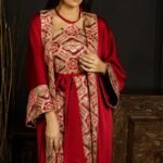 جلابية سهرة فاخرة بتصميم تراثي راقٍ