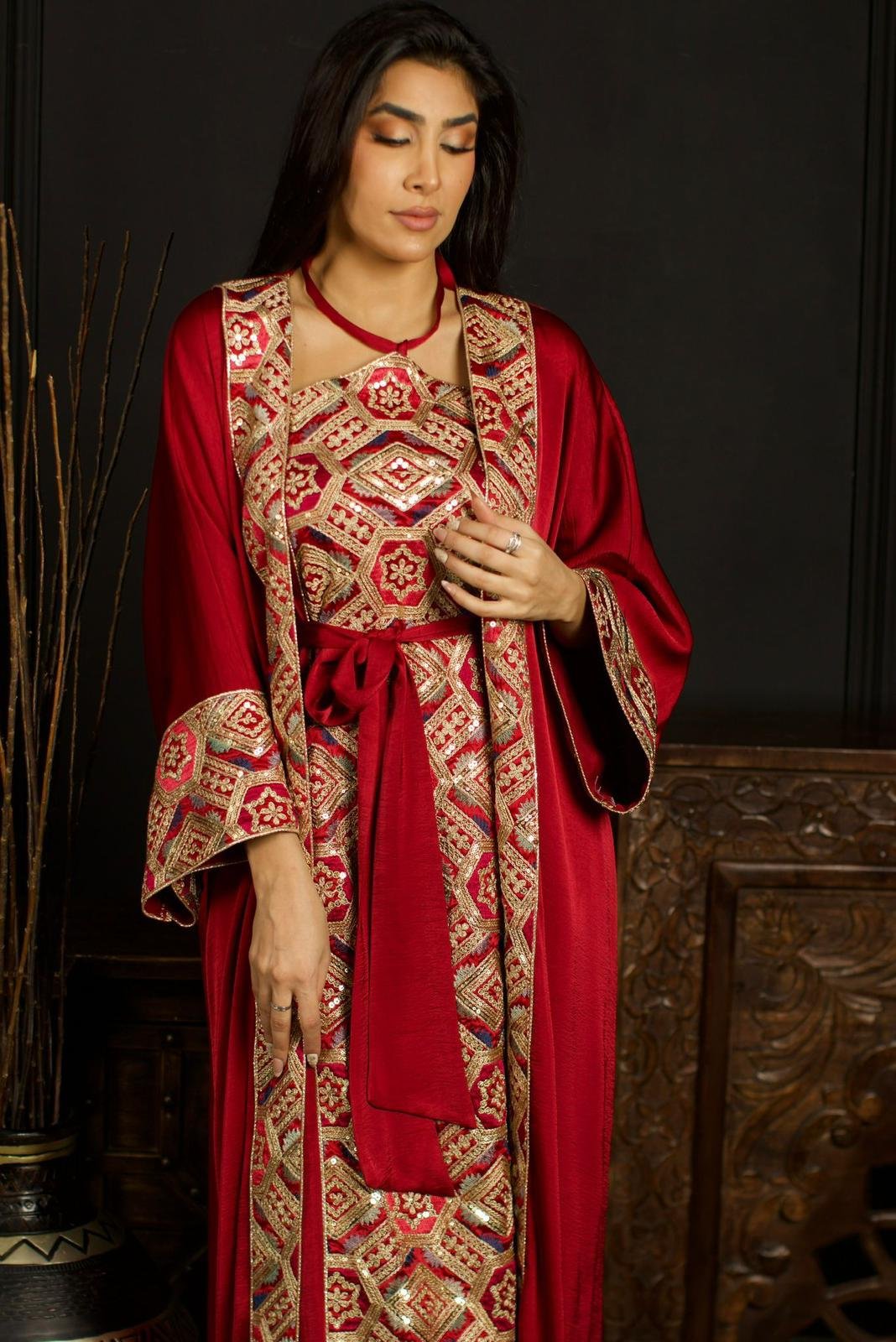 WhatsApp Image 2026-02-10 at 16.19.41 جلابية سهرة فاخرة بتصميم تراثي راقٍ - الصورة 1