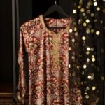 جلابية نسائية فاخرة مطرزة مع شيلة تول منقط