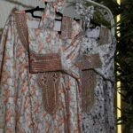 جلابية بنات مطرزة بنقوش زهرية فاخرة